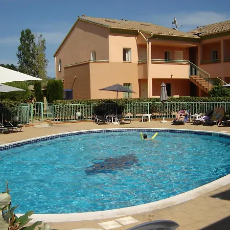 Trilocale In Con Piscina A 200 M Dal Mare