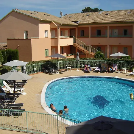 Trilocale In Con Piscina A 200 M Dal Mare Διαμέρισμα