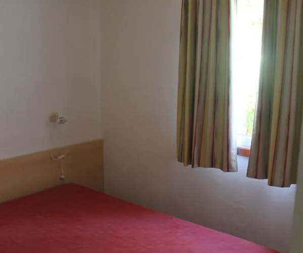 Apartamento Trilocale In Con Piscina A 200 M Dal Mare *